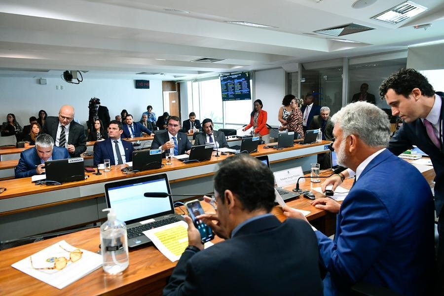 Projeto que extingue o benef&iacute;cio foi aprovado em vota&ccedil;&atilde;o simb&oacute;lica