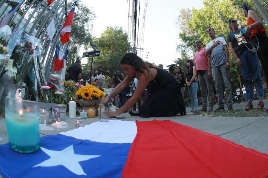 Popula&ccedil;&atilde;o presta homenagens a ex-presidente