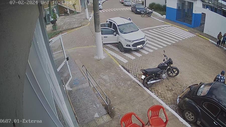 EcoSport branco foi utilizado pelos fugitivos.