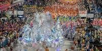 Desfile da Viradouro é um dos destaques da segunda noite no Carnaval do Rio de Janeiro