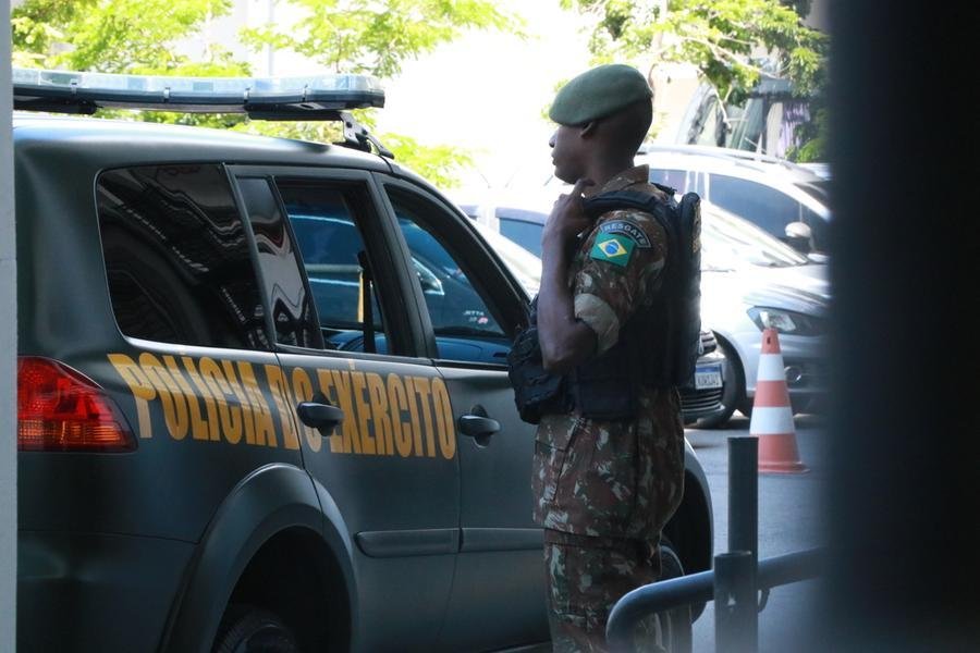 Opera&ccedil;&atilde;o deflagrada na quinta-feira cumpriu mandatos de busca e apreens&atilde;o na casa de Bolsonaro e aliados