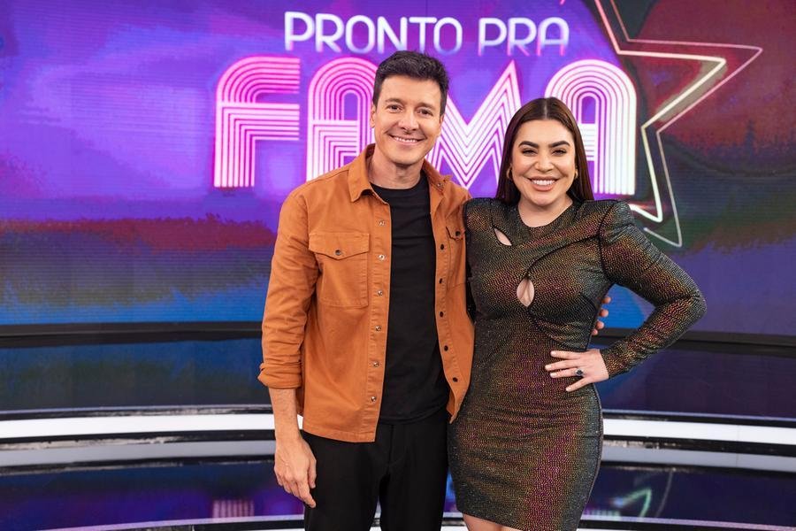 A cantora Naiara Azevedo est&aacute; entre o time de jurados do &ldquo;Canta Comigo 5&rdquo;