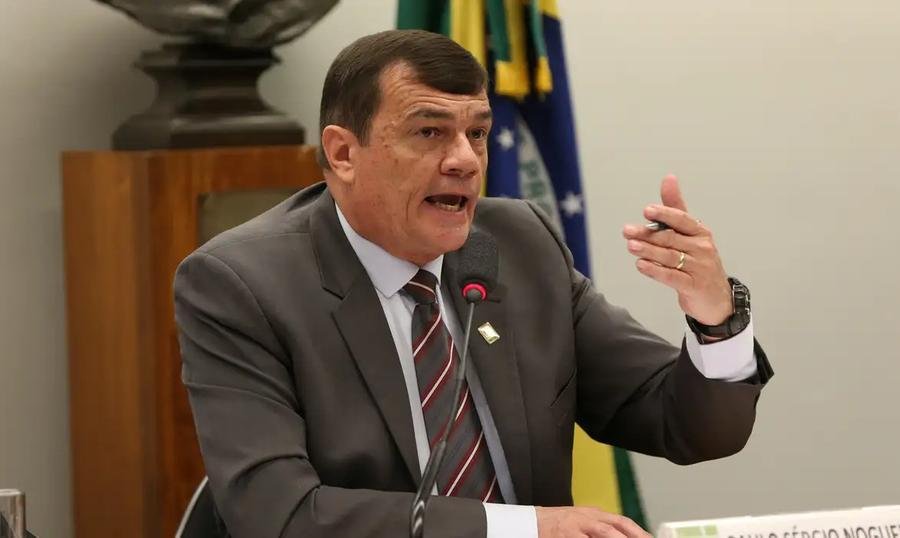 Em reuni&atilde;o com Bolsonaro, Nogueira disse que estava utilizando as For&ccedil;as Armadas para questionar a atua&ccedil;&atilde;o do TSE, como forma de garantir a reelei&ccedil;&atilde;o de Bolsonaro