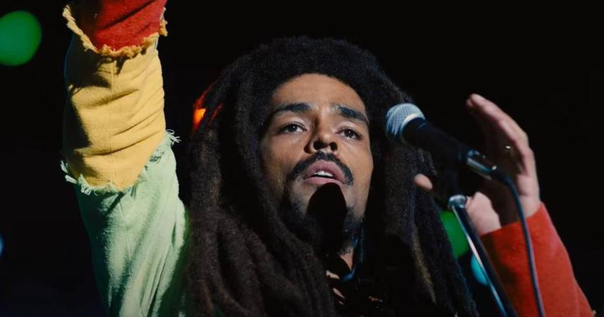 &ldquo;N&atilde;o &eacute; o meu rosto que vejo nesses cartazes. &Eacute; a boa vontade e o amor com que Bob &eacute; recebido em todo o mundo. Bob tem esse poder&rdquo;, disse Ben-Adir, que interpreta Bob Marley