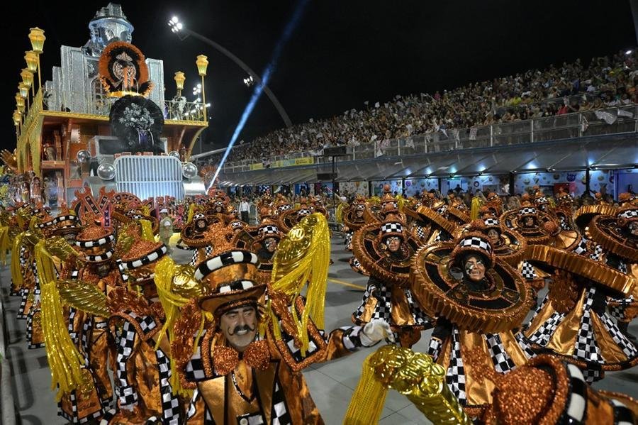 Com 57 anos de hist&oacute;ria, a Mocidade alcan&ccedil;a seu 12&ordm; t&iacute;tulo de campe&atilde;, pelo 2&ordm; ano consecutivo
