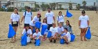 Ação Praia limpa PUCRS reuniu cerca de 15 pessoas na Praia de Atlântida