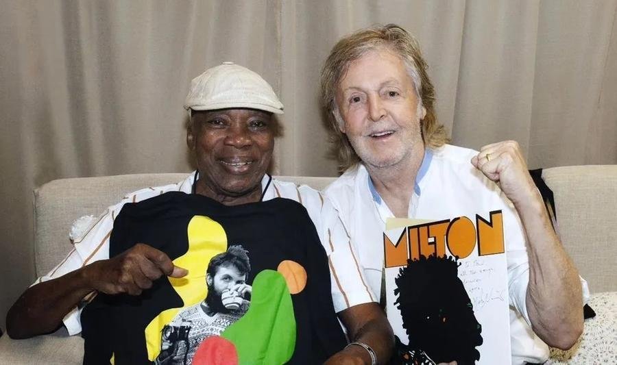 Milton Nascimento e Paul McCartney se encontraram no Brasil quando o brit&acirc;nico fez turn&ecirc; pelo pa&iacute;s