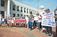 Escola Estadual Doutor Martins Costa Júnior foi ao IE cobrar do governo a reforma de prédios interditados