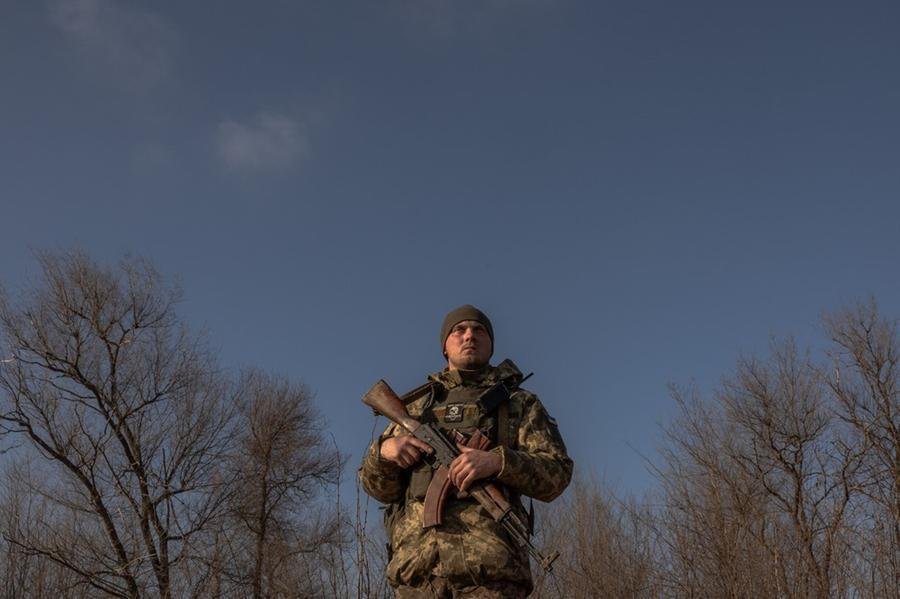 Tropas ucranianas enfrentam "duros ataques" de Moscou