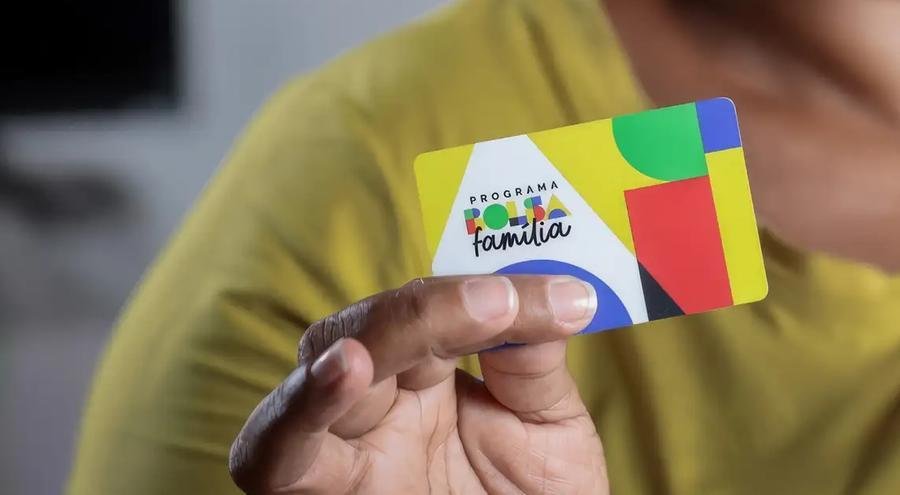 Reajuste de 15% do Bolsa Fam&iacute;lia foi anunciado a 17 dias da realiza&ccedil;&atilde;o do primeiro turno das elei&ccedil;&otilde;es