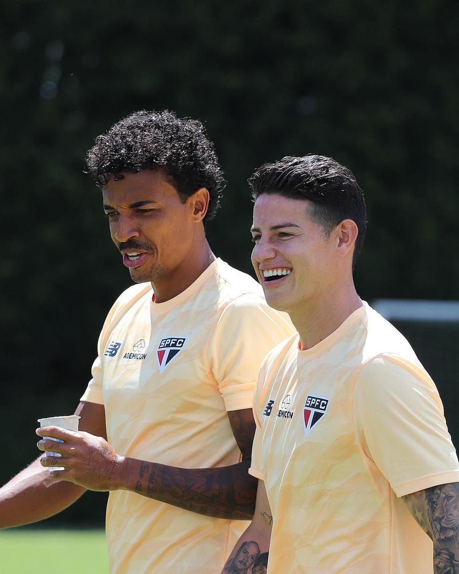 James Rodr&iacute;guez muda de ideia e decide ficar no S&atilde;o Paulo