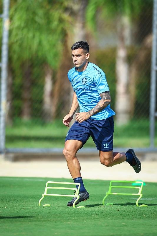 Cristaldo pode perder a posi&ccedil;&atilde;o na equipe titular
