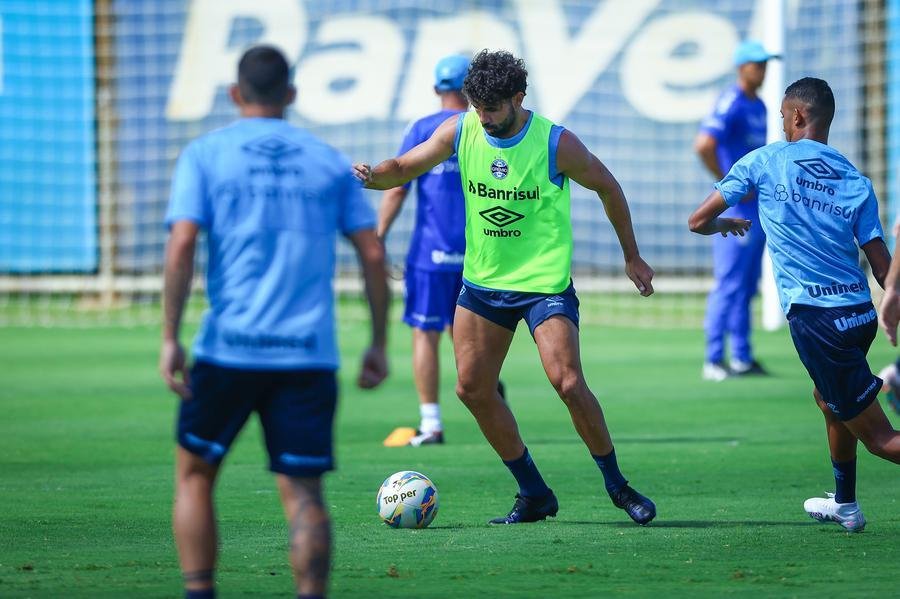 Atacante est&aacute; mostrando bom rendimento nos treinamentos e pode aparecer no time titular