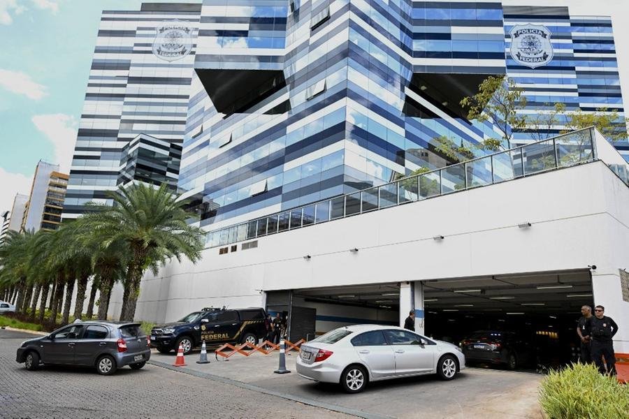 Sede da PF em Bras&iacute;lia interrogou 23 pessoas nesta quinta-feira