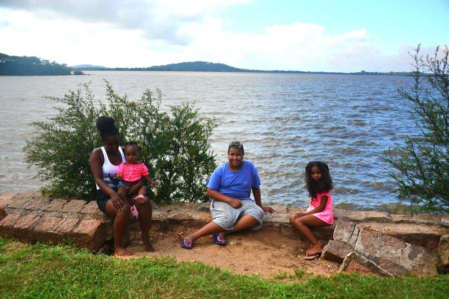 Praia do Bel&eacute;m Novo atrai fam&iacute;lias no extremo Sul de Porto Alegre