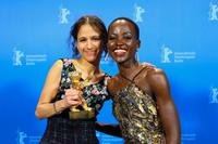 Diretora e atriz franco-senegalesa Mati Diop, vencedora do Urso de Ouro com 