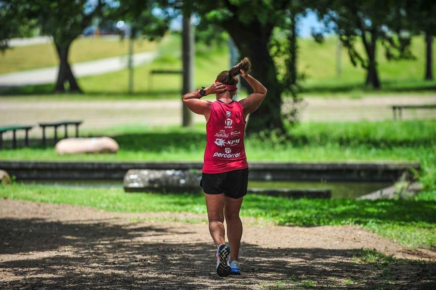 Com temperaturas acima do normal &eacute; preciso tomar alguns cuidados antes, durante e depois das pr&aacute;ticas esportivas