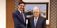Palestinos vem criticando Abbas (D), de 88 anos, pela sua 