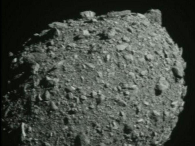 Dimorphis Asteroide Dimorphos, desviado em 2022, é um aglomerado de detritos