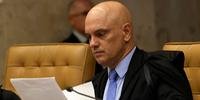 Moraes proibiu Bolsonaro de ir a eventos militares