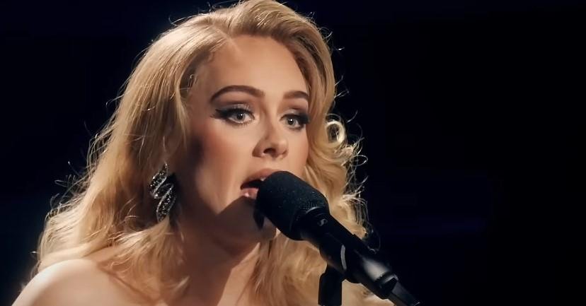 A defesa de Adele e da Universal Music Publishing, sua editora no Brasil, nega o pl&aacute;gio