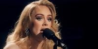 Em 2011, Adele se submeteu a uma cirurgia para a retirada de pólipos instalados nas cordas vocais