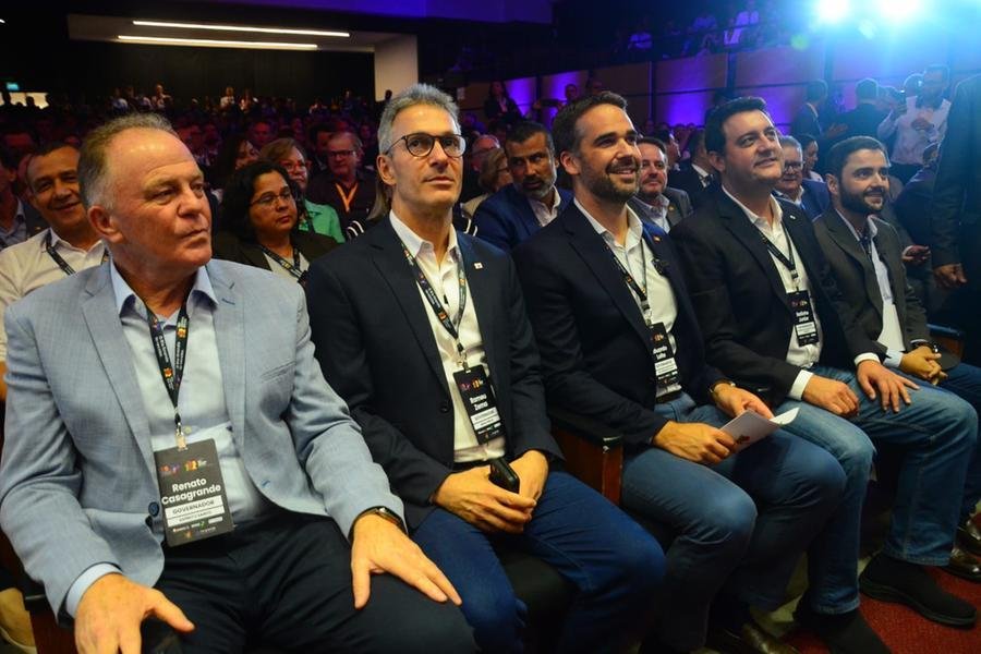 Quatro dos sete governadores estiveram presentes no primeiro dia do encontro