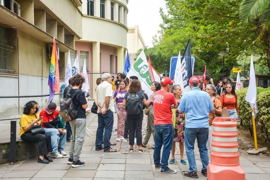 Com o novo sistema eleitoral, aprovado em novembro pelo Conselho Universit&aacute;rio, o voto dos estudantes, docentes e t&eacute;cnicos teriam o mesmo peso