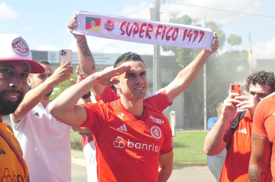 Borr&eacute; foi recebido com festa em Porto Alegre