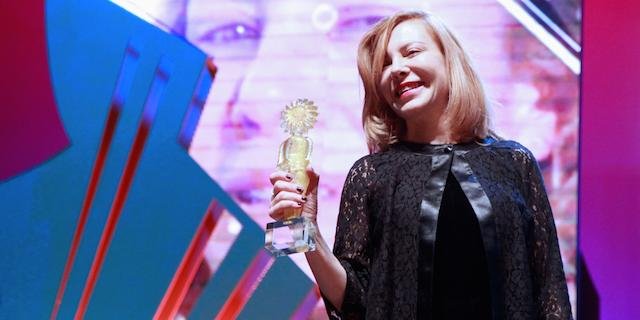 A atriz argentina Cecilia Roth recebeu o Kikito de Cristal no Festival de Cinema de Gramado, em 2016