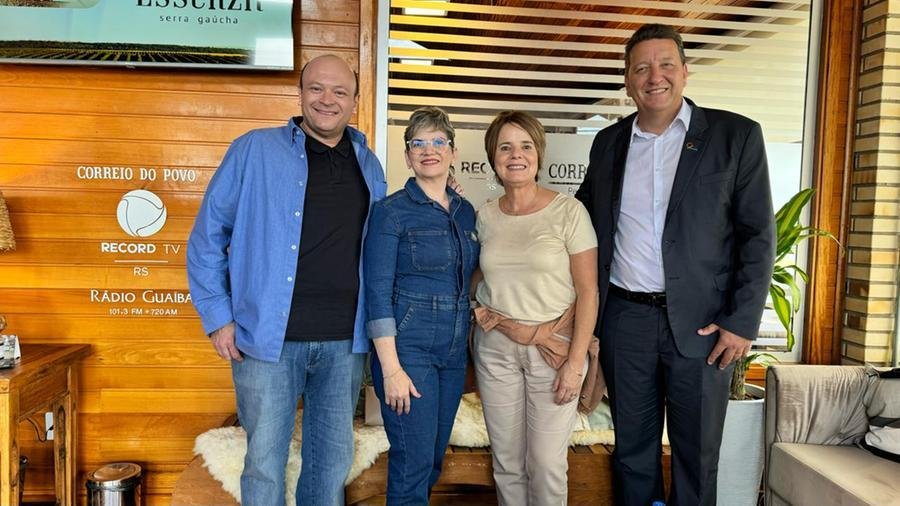 Famurs discute participa&ccedil;&atilde;o de t&eacute;cnicos da Emater no desenvolvimento dos agricultores familiares e outras possibilidades de amplia&ccedil;&atilde;o de parcerias entre as duas entidades.