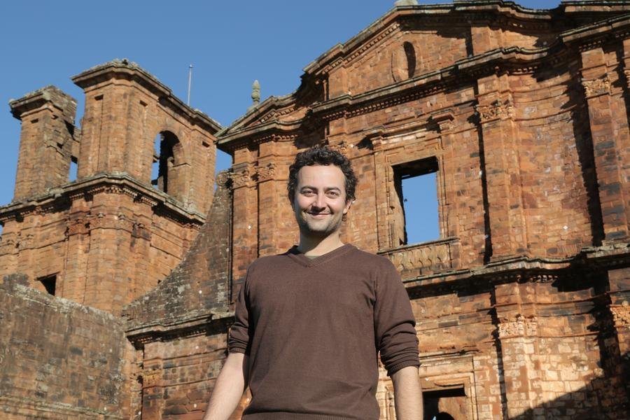 Cineasta Zeca Brito dirigiu o filme &lsquo;Trinta Povos&rsquo;, um dos que ser&aacute; exibidos na mostra &lsquo;Democraria, Cultura e Sociedade&rsquo;