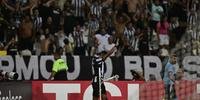 Botafogo bate Red Bull Bragantino e fica a um empate da fase de grupos da Copa Libertadores