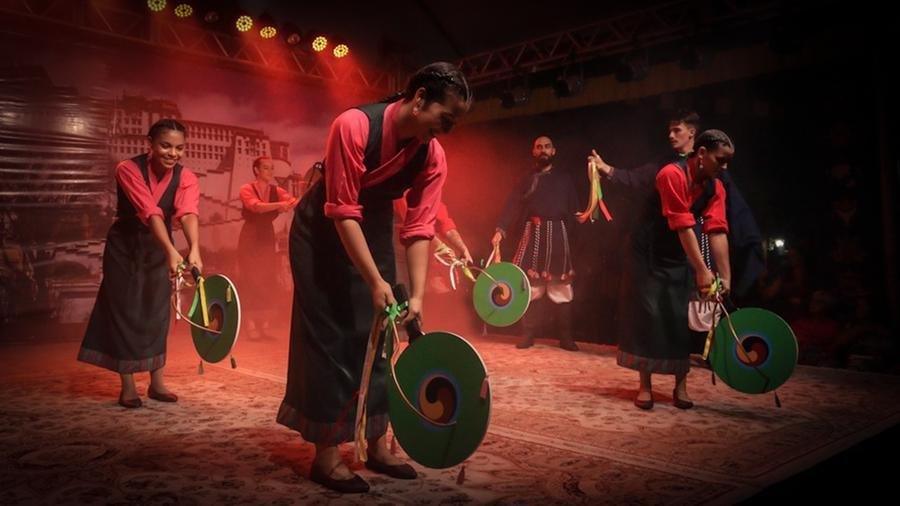 Dan&ccedil;as Tibetanas no Lozar, comemora&ccedil;&otilde;es do ano novo tibetano, em Tr&ecirc;s Coroas, de 15 a 17 de mar&ccedil;o