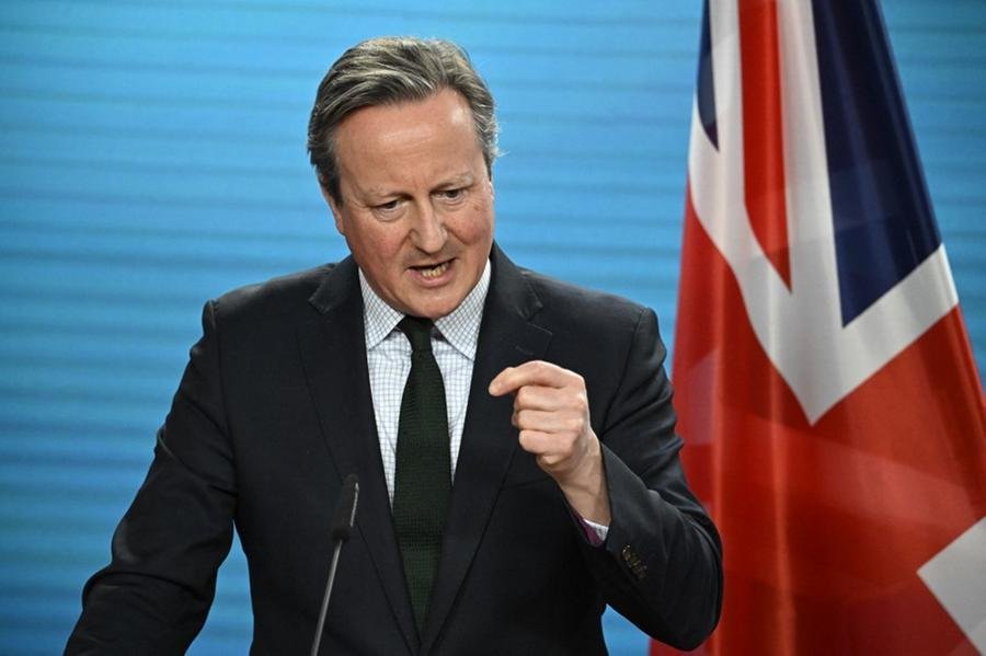David Cameron expressou sua oposi&ccedil;&atilde;o ao envio de tropas ocidentais &agrave; Ucr&acirc;nia