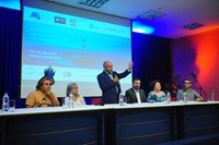 O presidente da ARI, jornalista José Nunes, discursou durante a cerimônia de abertura