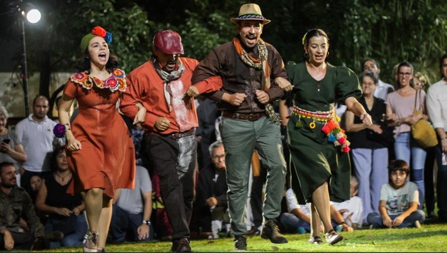 Espet&aacute;culo 'Fronteira' flerta com tons do realismo fant&aacute;stico