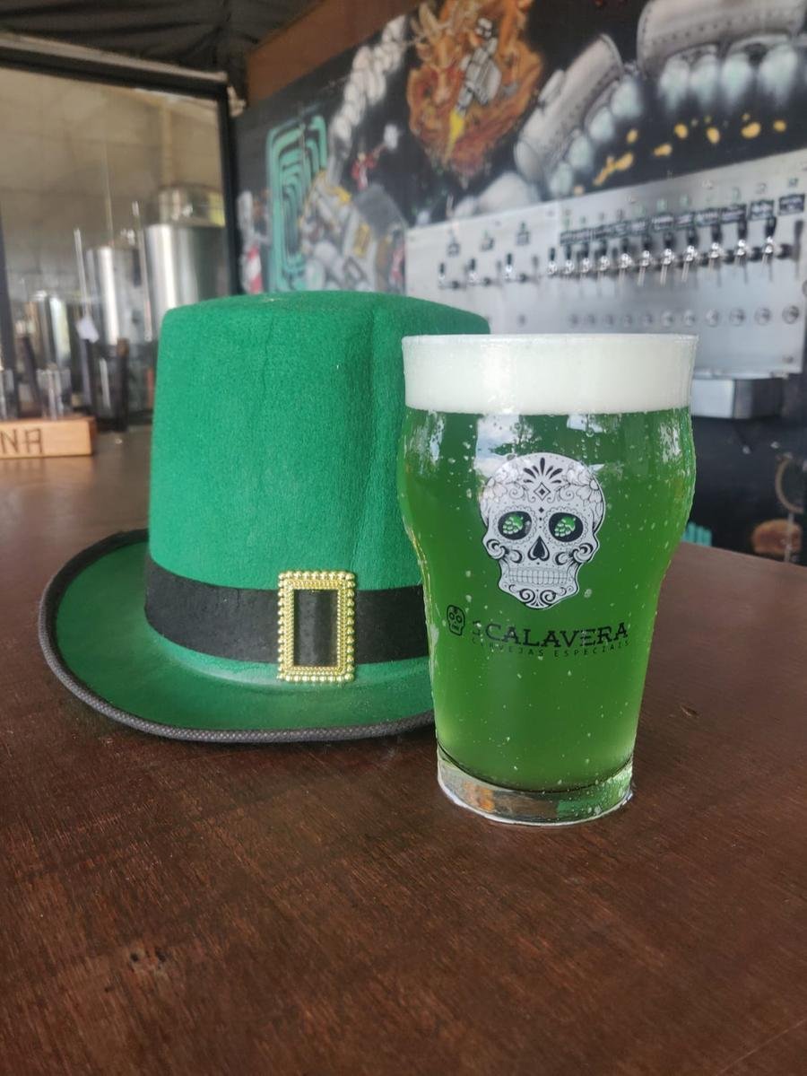 Eventos incluem m&uacute;sica, chope e a tradicional decora&ccedil;&atilde;o com verde para lembrar o padroeiro da Irlanda