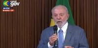 Lula fala em consolidar a democracia em reunião ministerial