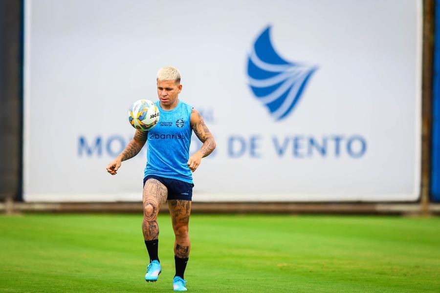 Soteldo em treino do Gr&ecirc;mio