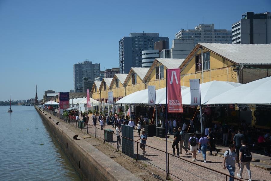 Ambiente de inova&ccedil;&atilde;o fomentado no South Summit ainda precisa encontrar viabilidade pr&aacute;tica no cotidiano da economia ga&uacute;cha