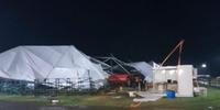 Fortes ventos e a chuva que caiu em Rio Pardo danificaram a estrutura do Parque de Exposições