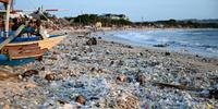 A paradisíaca ilha indonésia de Bali enfrenta uma maré de resíduos plásticos
