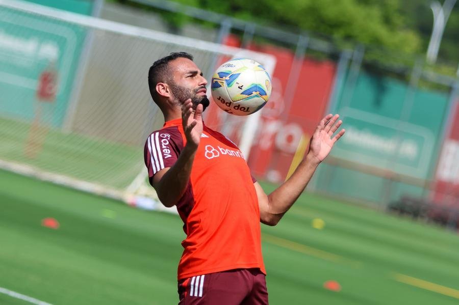 Thiago Maia foi uma das contrata&ccedil;&otilde;es mais caras da temporada. O clube pagar&aacute; 4 milh&otilde;es de euros de forma parcelada por 50% dos direitos