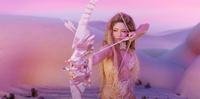 Shakira em imagem do clipe 'Punteria'