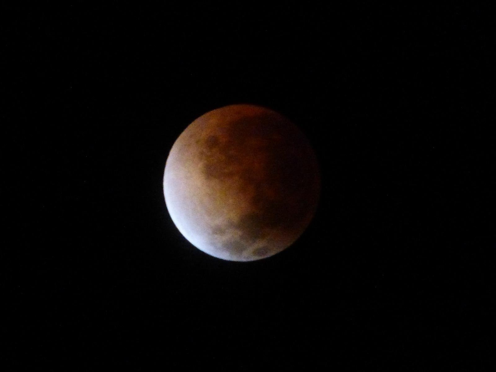 Eclipse lunar penumbral  ter&aacute; in&iacute;cio no dia 25, &agrave;s 01h53min