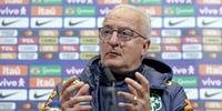Amistoso contra Inglaterra é de “sério risco”, diz Dorival