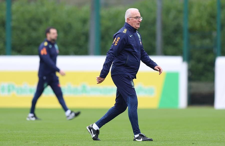 Treinador disse ter &ldquo;obriga&ccedil;&atilde;o de se manifestar&rdquo;