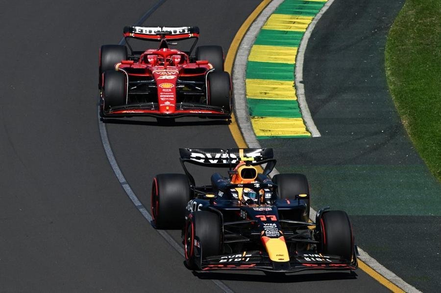 Leclerc ter&aacute; chance de lutar pela pole com a Red Bull