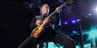 A demanda do Metallica, integrada por James Hetfield, Lars Ulrich, Kirk Hammett e Robert Trujillo, é uma das muitas ações legais de atores da indústria do entretenimento em busca de compensações pelas perdas durante esse período